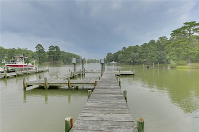 410 Oakley Pointe Ln, Mathews, VA 23109 - photo 4