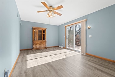 1177 Oakview Dr, Columbus Junction, IA 52738 - photo 6