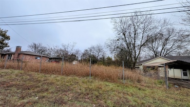 503 W Locust St, Whitewright, TX 75491 - photo 3