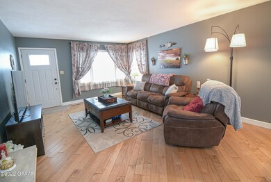 2217 Fallcreek Ct, Grand Forks, ND 58201 - photo 3