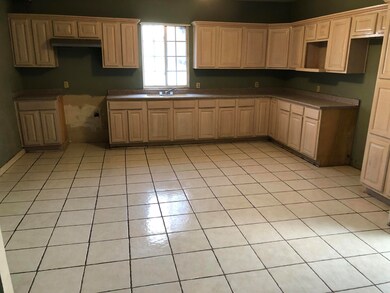 7546 Taxco Dr, El Paso, TX 79915 - photo 5