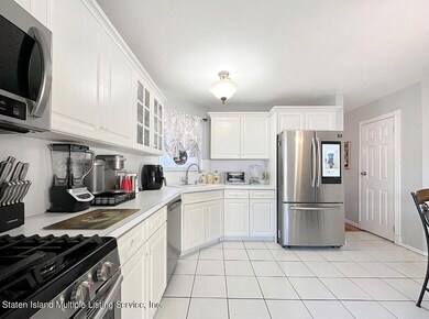 211 Alter Ave, Staten Island, NY 10305 - photo 2