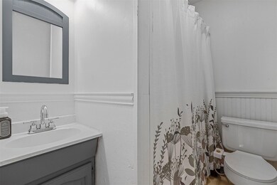 302 S Douglas Ave, Cleburne, TX 76033 - photo 6