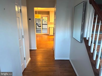 16068 Hayes Ln, Woodbridge, VA 22191 - photo 4