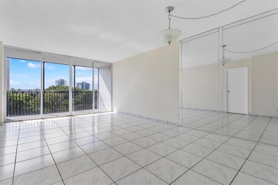 3101 N Country Club Dr unit 504, Miami, FL 33180 - photo 3