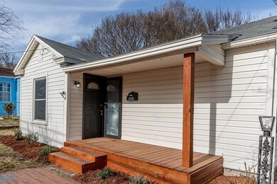 1404 N Preston St, Ennis, TX 75119 - photo 3