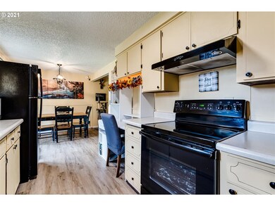 144 V St, Springfield, OR 97477 - photo 7