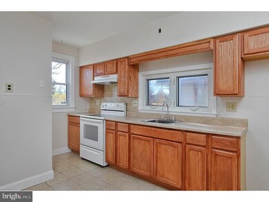 320 Highland Blvd, Gloucester City, NJ 08030 - photo 7