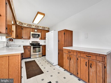 340 Gibraltar Rd, Reading, PA 19606 - photo 4