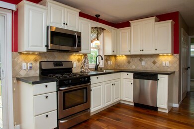 318 Roosevelt St, Exeter, PA 18643 - photo 7