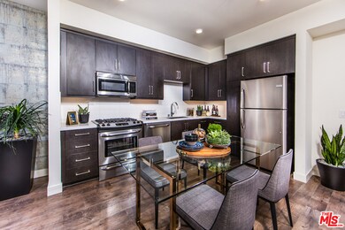 678 E Walnut St unit W410, Pasadena, CA 91101 - photo 4