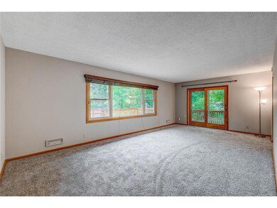 Spacious living room