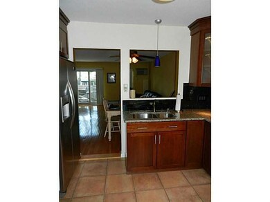 565 Quaker Ln unit 135, West Warwick, RI 02893 - photo 5