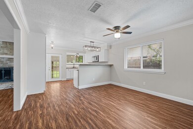 4430 Saffron Ln, Friendswood, TX 77546 - photo 7