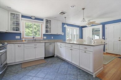 09-Kitchen Area