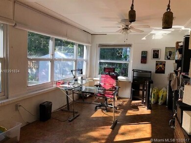 Large Florida Room (view 1)