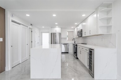 Hollybrook Golf and Tennis Club unit 418, Pembroke Pines, FL 33025 - photo 2