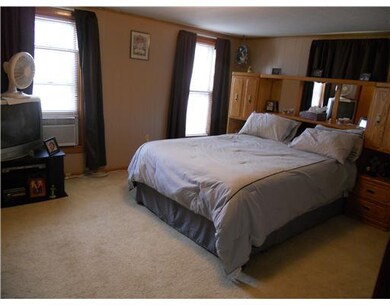 807 Forest St, Latrobe, PA 15650 - photo 4