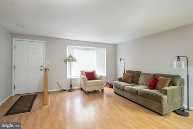 13822 Fount Beattie Ct, Centreville, VA 20121 - photo 4