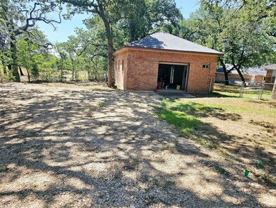 199 Faye Ln, Springtown, TX 76082 - photo 3