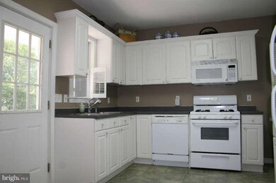 3209 Rosekemp Ave, Baltimore, MD 21214 - photo 6