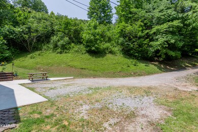 1281 Huger St, Jellico, TN 37762 - photo 5