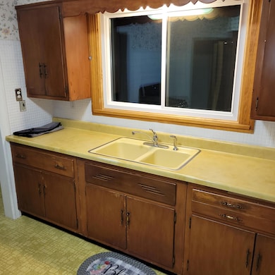 1607 Parkview Ave, Whiting, IN 46394 - photo 7