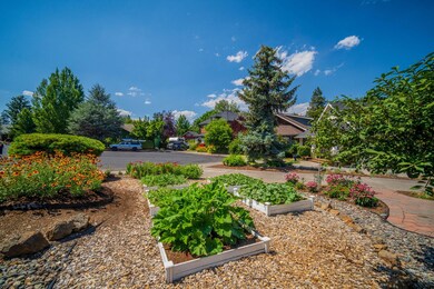 443 SW Hillwood Ct, Bend, OR 97702 - photo 4