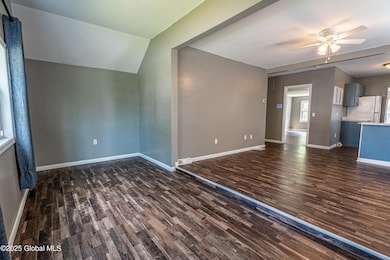 Dining area/living room