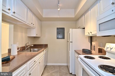 18336 Streamside Dr unit 201, Gaithersburg, MD 20879 - photo 6