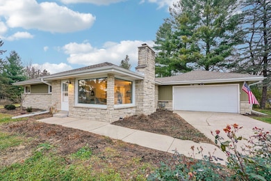 N45W24568 Lindsay Rd, Pewaukee, WI 53072 - photo 2