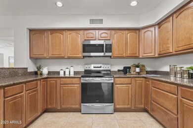 26-web-or-mls-6928-e-thunderbird-rd