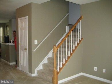 8163 Halley Ct, Lorton, VA 22079 - photo 4