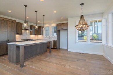3026 NW Clearwater Dr, Bend, OR 97703 - photo 5