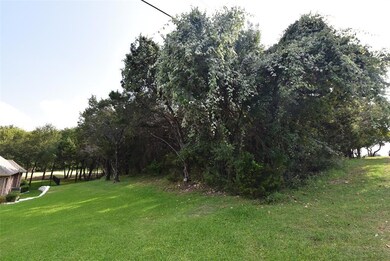 26005 Woodacre Rd, Whitney, TX 76692 - photo 4