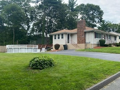 9 Benson St, Worcester, MA 01604 - photo 4