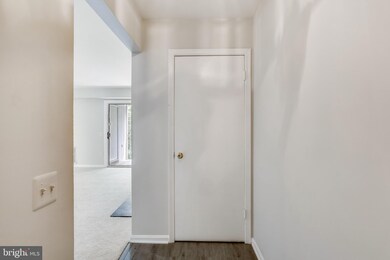 20229 Shipley Terrace unit 3-B-201, Germantown, MD 20874 - photo 2