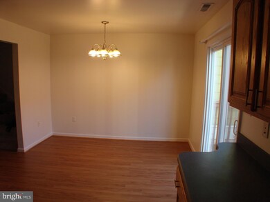 1510 Lowell Ct, Crofton, MD 21114 - photo 5