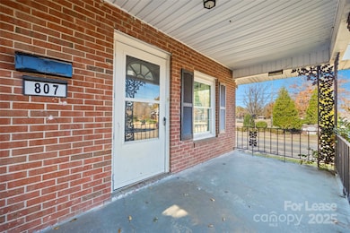 807 N Morris St, Gastonia, NC 28052 - photo 2