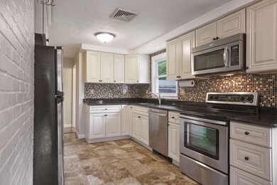 19 Fenway Dr, Framingham, MA 01701 - photo 6