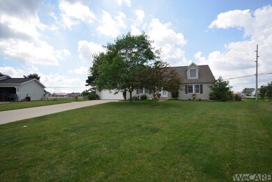 1207 Fernwood Dr, Wapakoneta, OH 45895 - photo 2