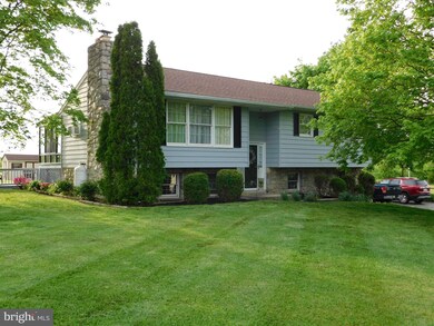 90 Winding Rd, Boyertown, PA 19512 - photo 2