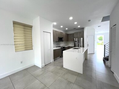 7156 NW 103rd Path unit 7156, Doral, FL 33178 - photo 2