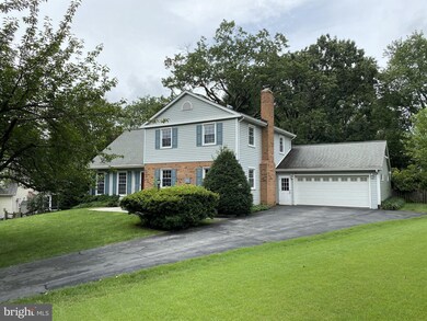 1738 Killarney Ct, Vienna, VA 22182 - photo 2