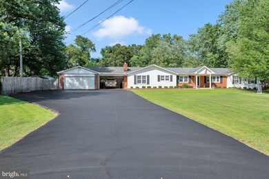 10586 Deacon Rd, White Plains, MD 20695 - photo 3