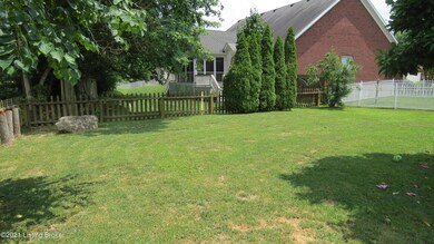 8407 Winnipeg Way, Louisville, KY 40228 - photo 6