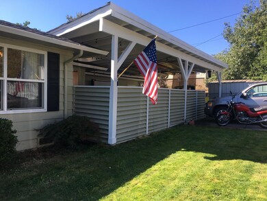 730 NE Madrone St, Grants Pass, OR 97526 - photo 3