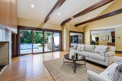 008-photo-living-room-6234878