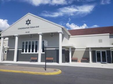 1098 Yarmouth E, Boca Raton, FL 33434 - photo 2