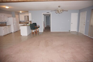 1007 Warren Rd, Henryetta, OK 74437 - photo 3